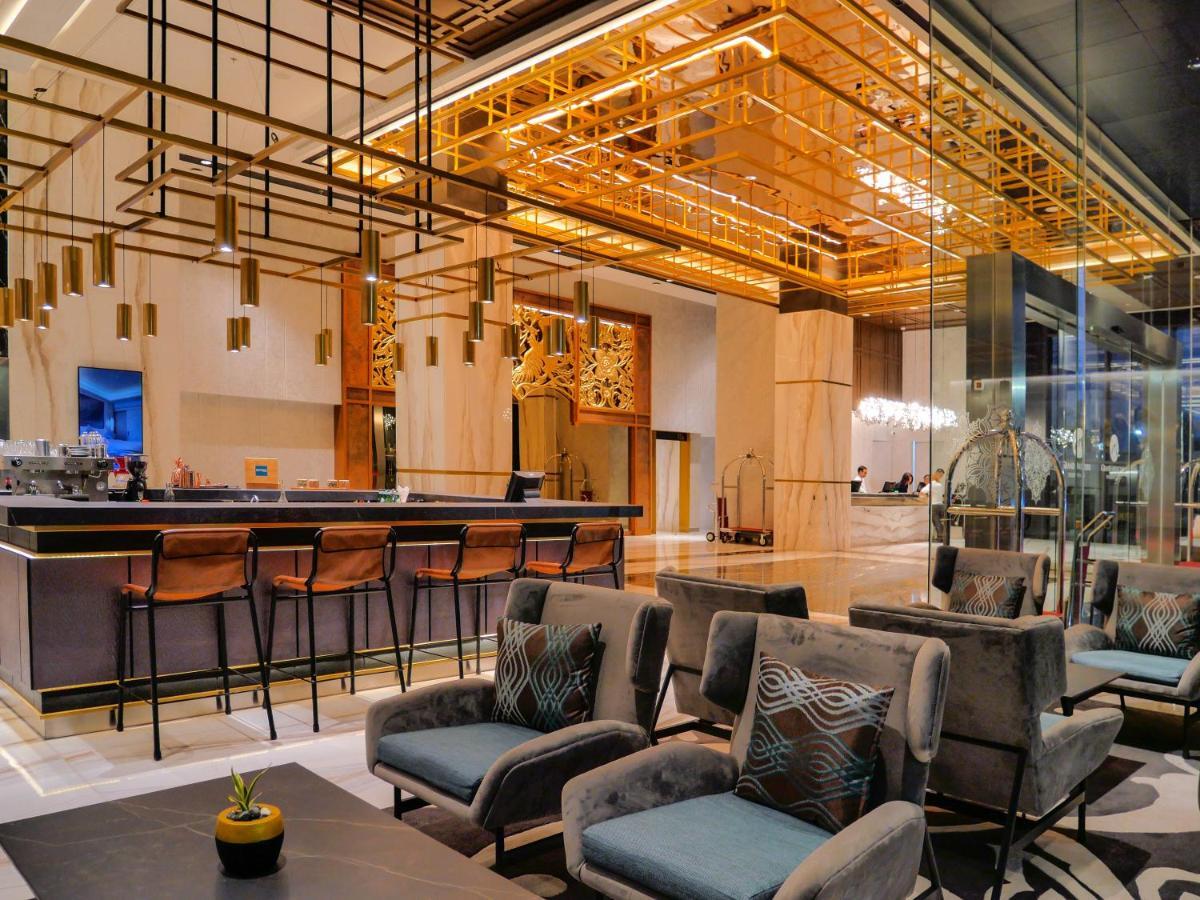Movenpick Surabaya City Exterior photo
